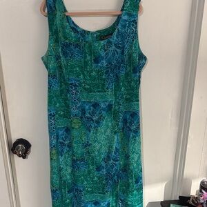 Elegant Blue and Green Patterned Dress
